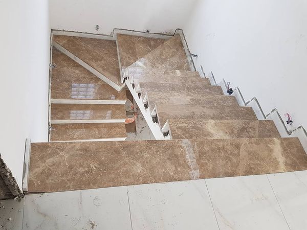Emprador Merdiven Basamakları